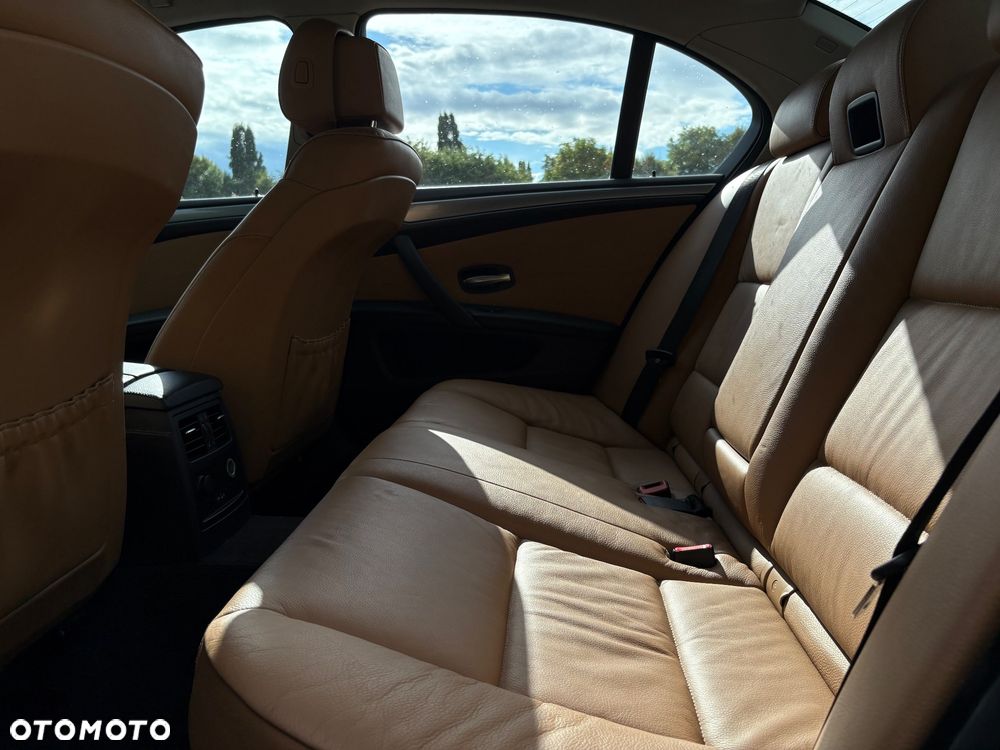 BMW Seria 5 523i Edition Exclusive - 14