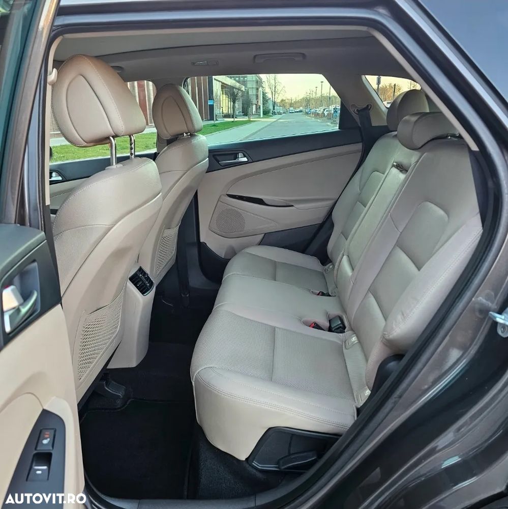 Hyundai Tucson 2.0 CRDI 4WD Automatik Premium - 12