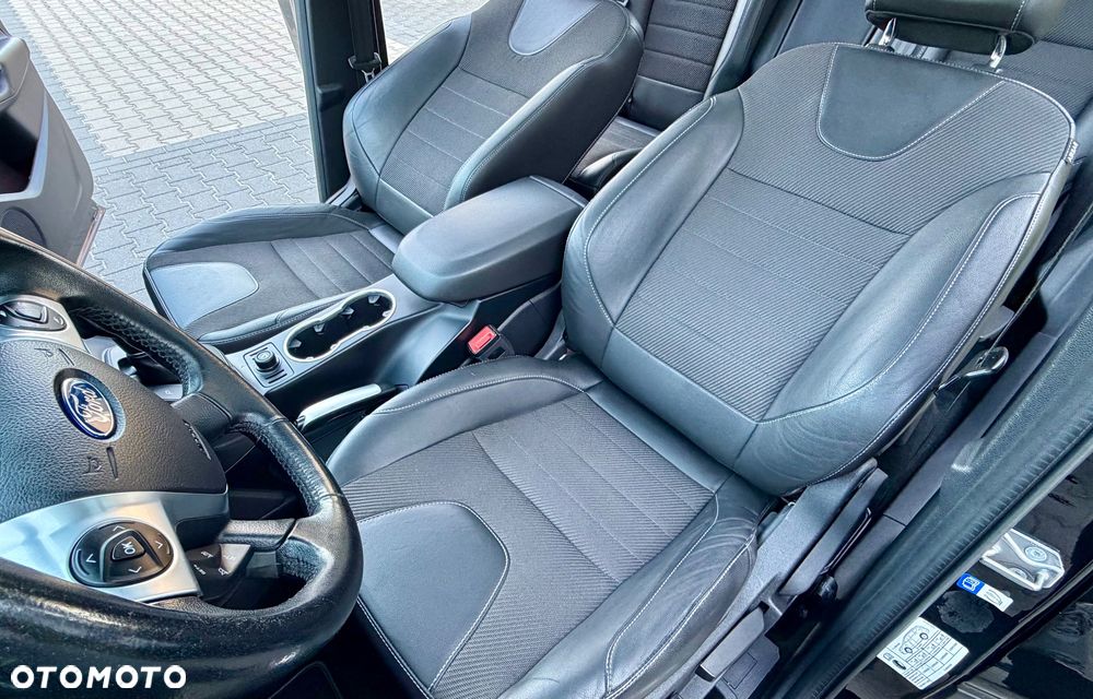 Ford Kuga 2.0 TDCi 4x4 Titanium - 27