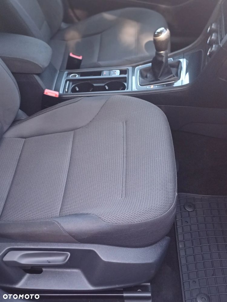 Volkswagen Golf - 19