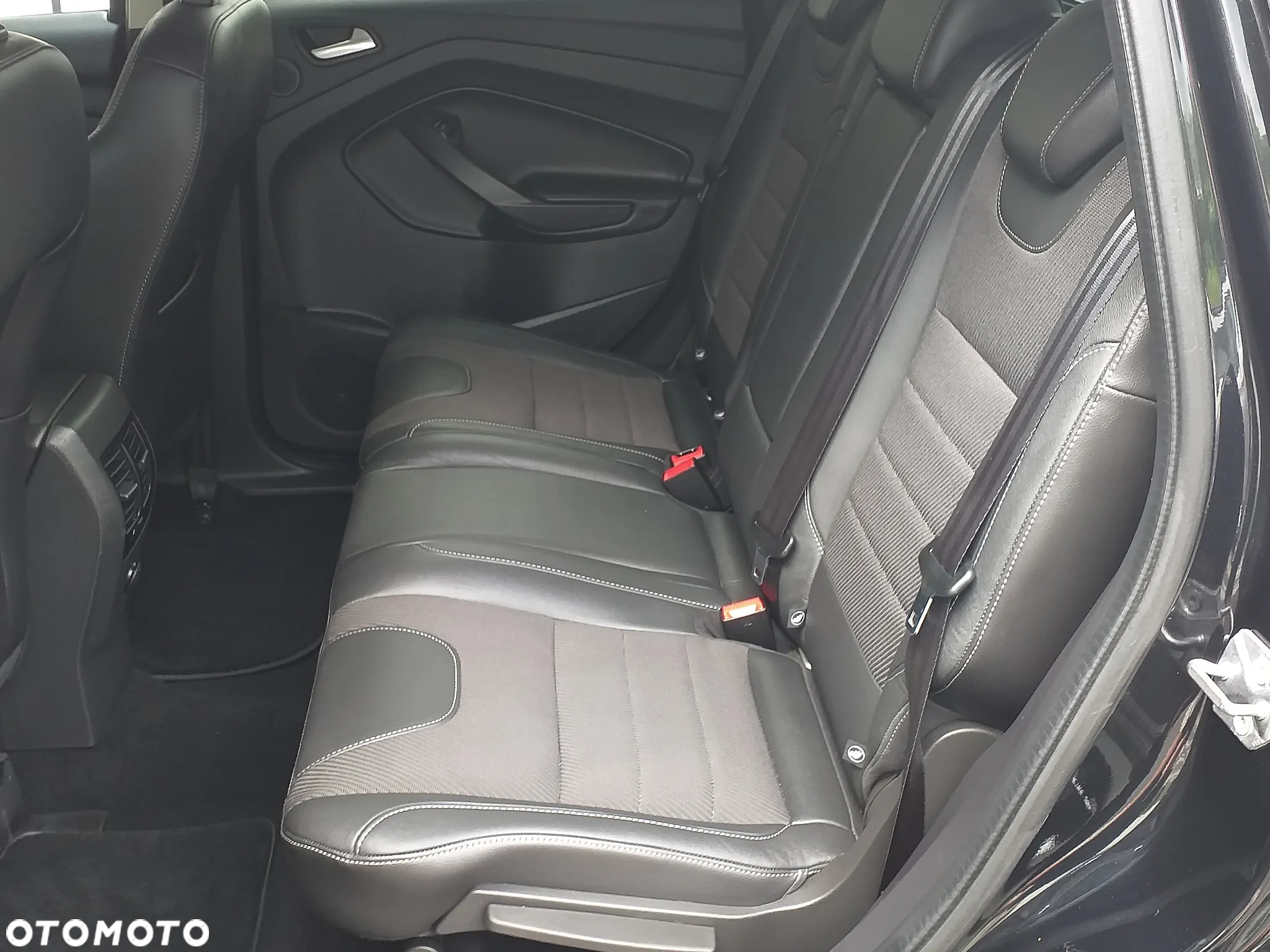 Ford Kuga 2.0 TDCi 2x4 Titanium - 18