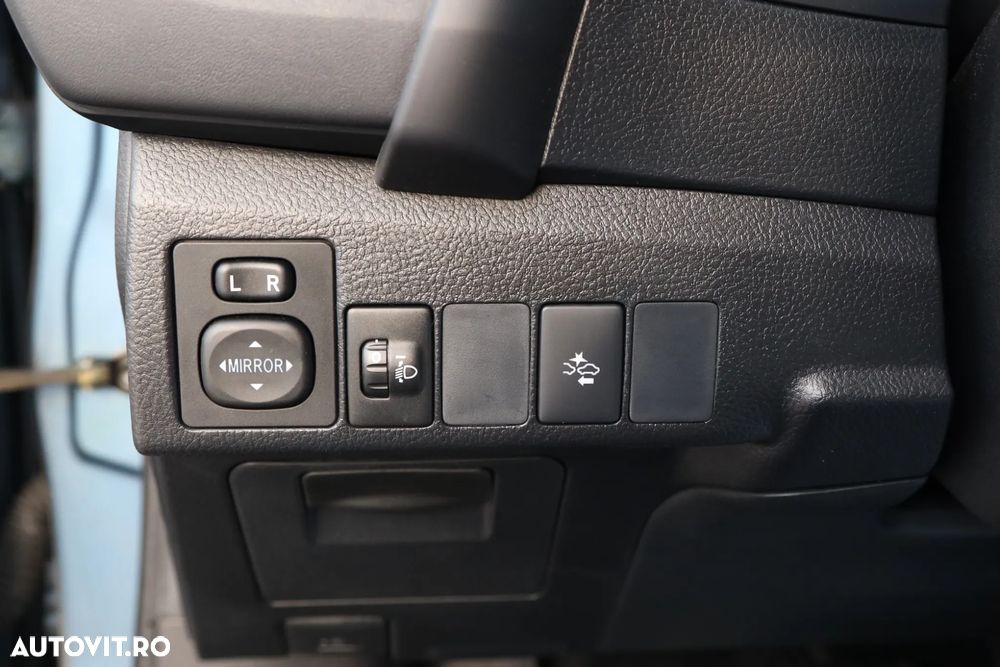 Toyota Auris 1.8 VVT-i Hybrid Automatik Design Edition - 23