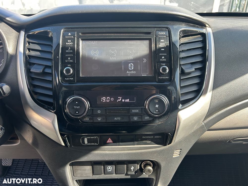 Mitsubishi L200 Double Cab 2.4 DI-D M/T Intense - 26