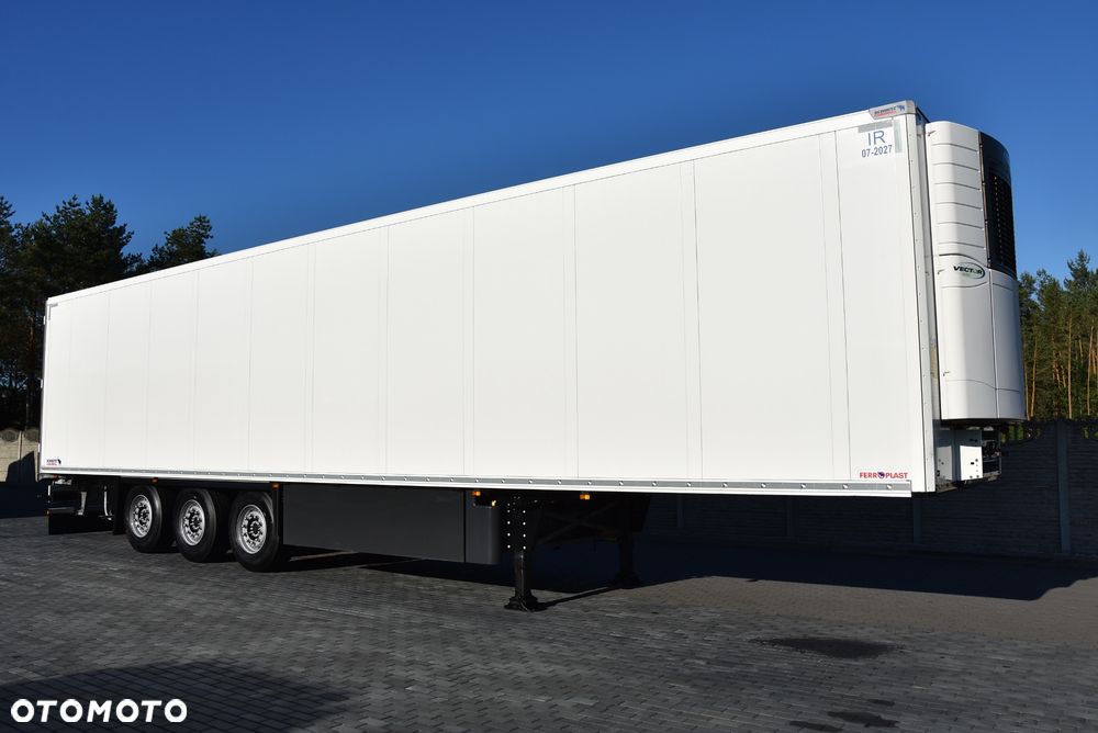 Schmitz Cargobull CHŁODNIA CARRIER VECTOR 1550 ELEKTRYKA / 4 RYGLE / OŚ PODNOSZONA / PALECIARA / DRUKARKA / STAN IDELNY JAK NOWY ! - 4