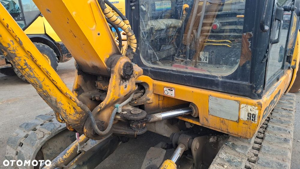 JCB 8052 - 21