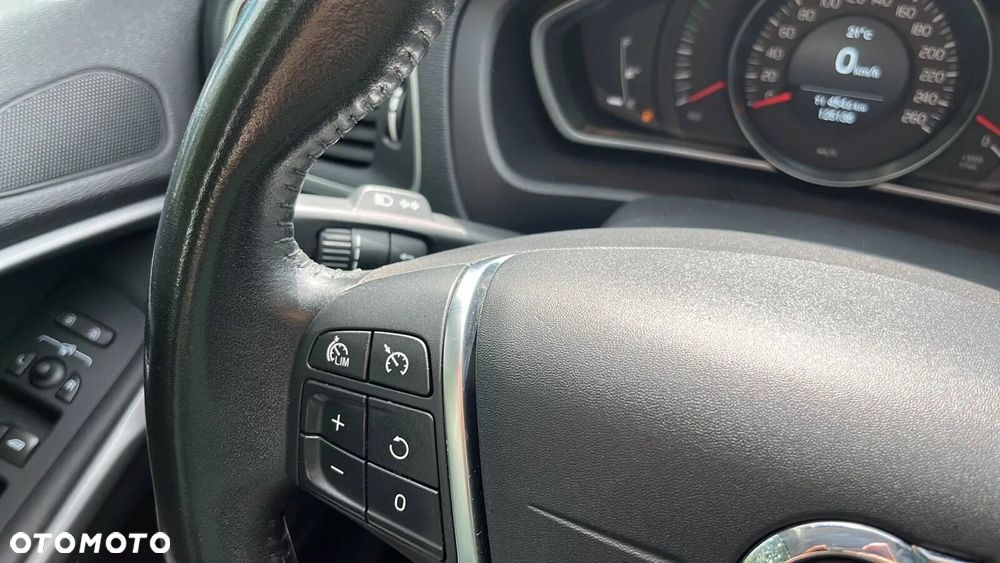 Volvo V40 D3 Drive-E Momentum - 19