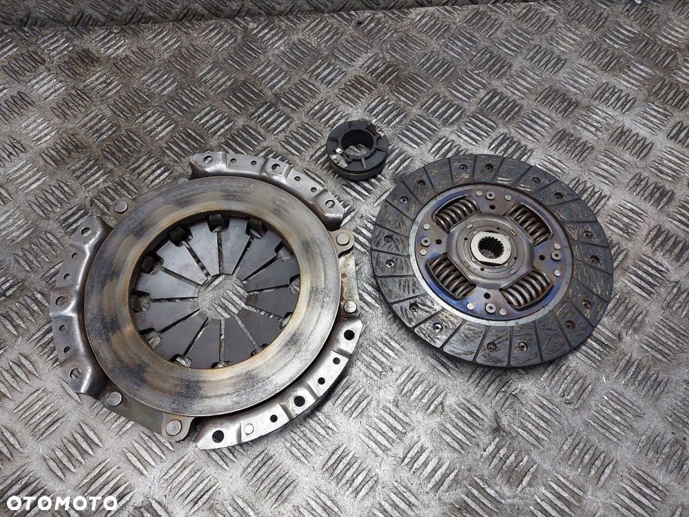 SPRZĘGŁO TARCZA + DOCISK + ŁOŻYSKO OPOROWE KIA CEED I 1.4 16V - 5