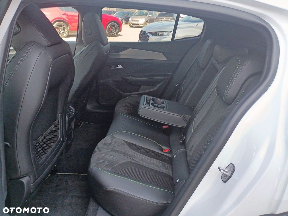 Peugeot 408 1.6 Plug-In Hybrid 225 GT EAT8 - 10
