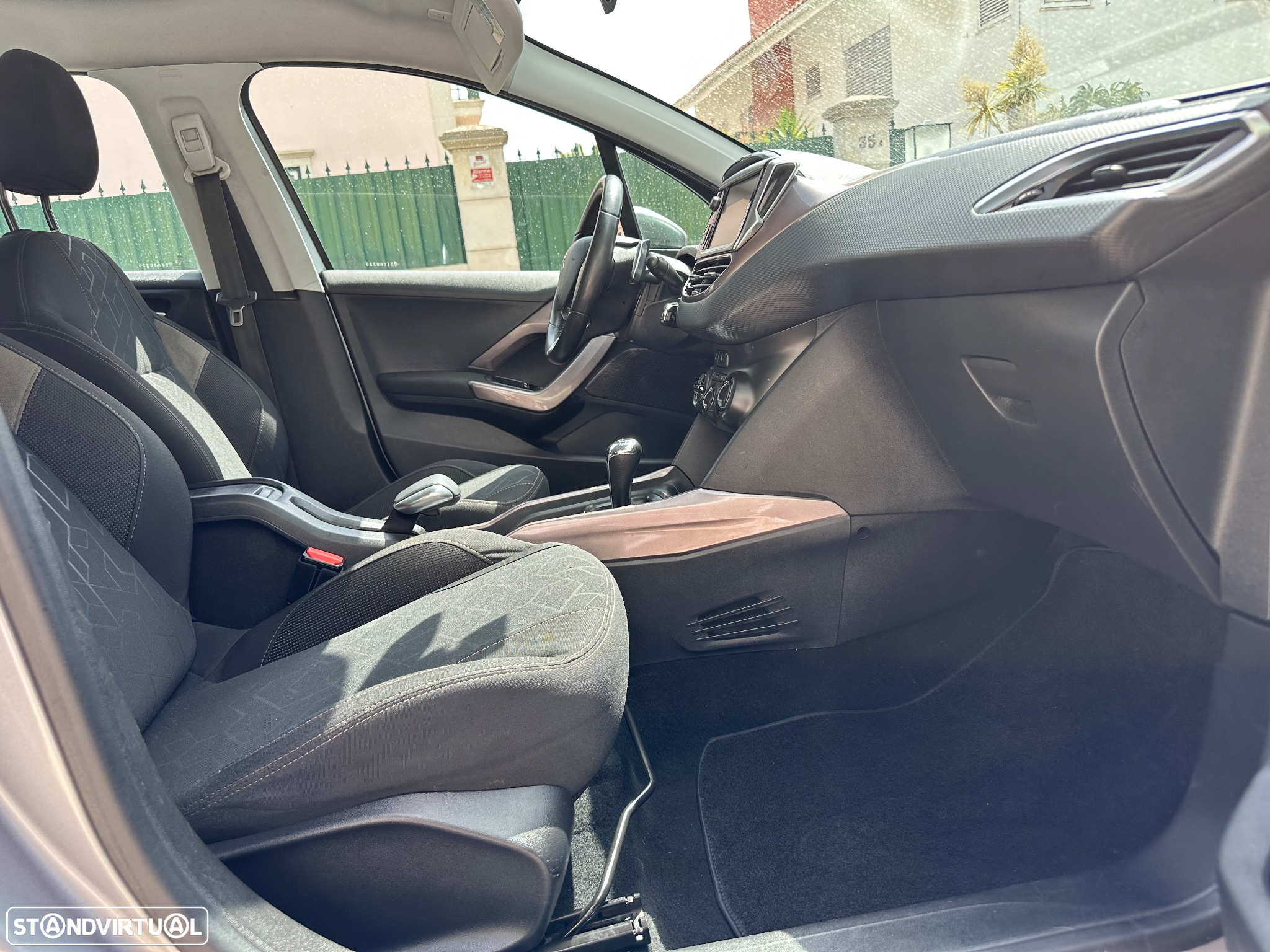 Peugeot 2008 - 10