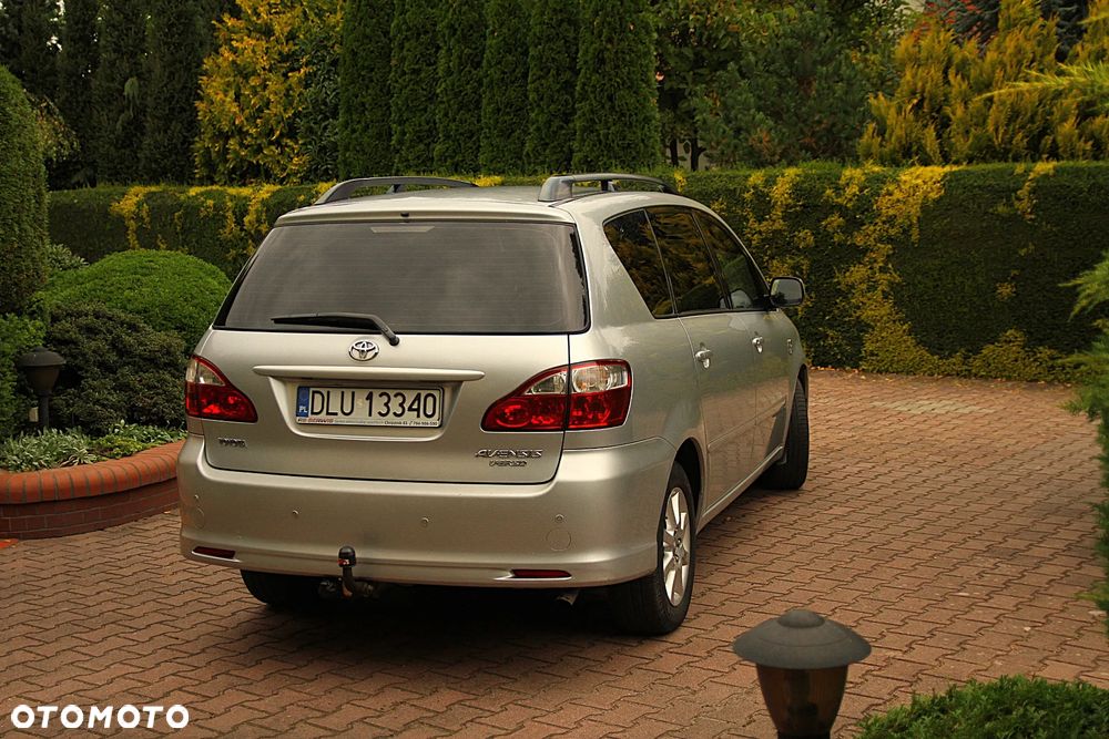 Toyota Avensis Verso D-4D Sol - 15