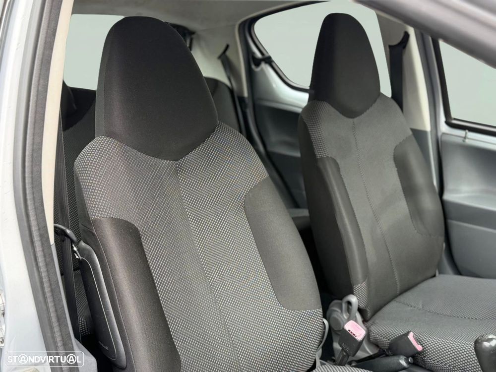 Toyota Aygo 1.0 + AC - 8