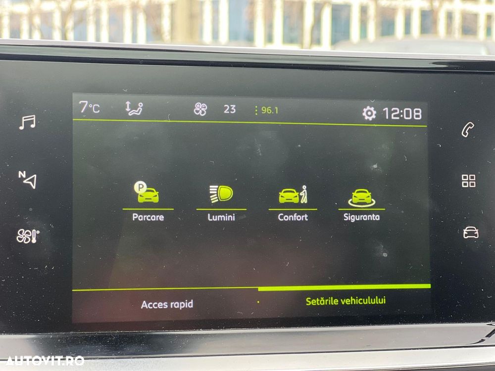 Peugeot 208 1.2 L PureTech STT EAT8 GT Line - 23