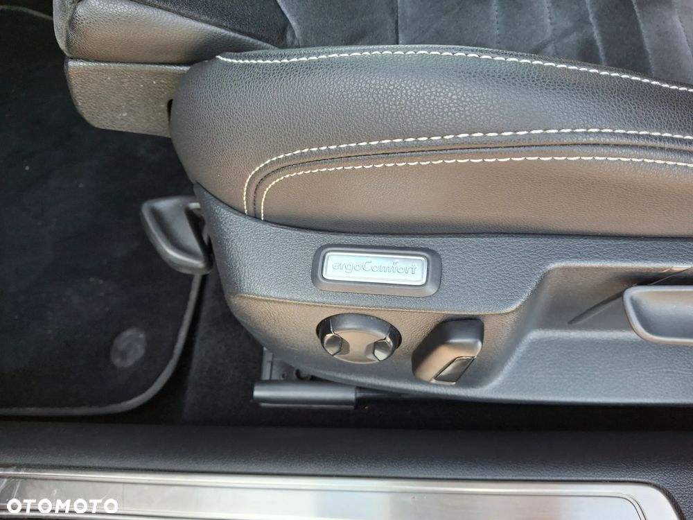 Volkswagen Passat 1.5 TSI EVO Elegance DSG - 17