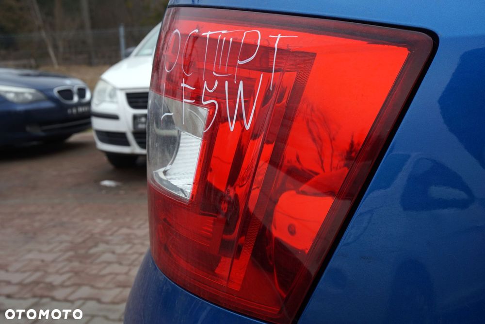 LAMPA TYLNA PRAWA OCTAVIA III 5E5 KOMBI  SKODA 2012-2016 - 3