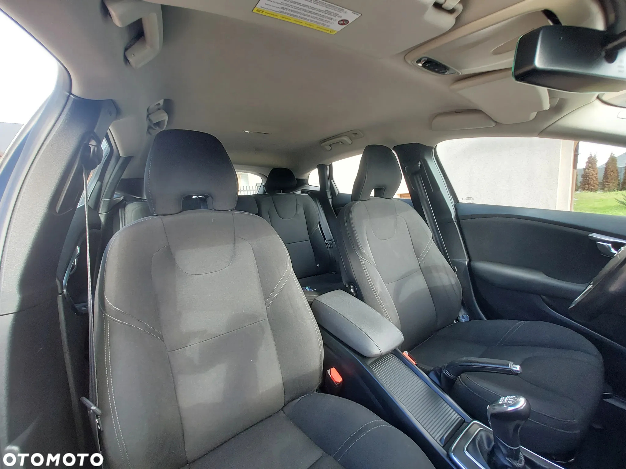 Volvo V40 Cross Country - 13