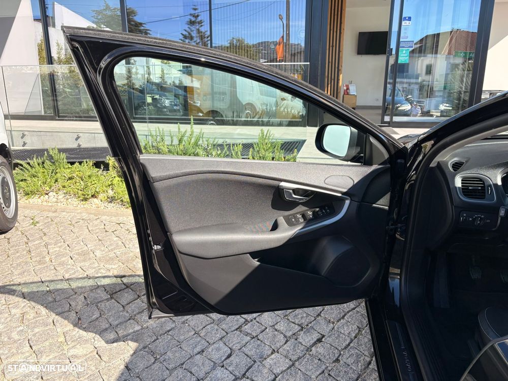 Volvo V40 2.0 D2 Inscription - 19