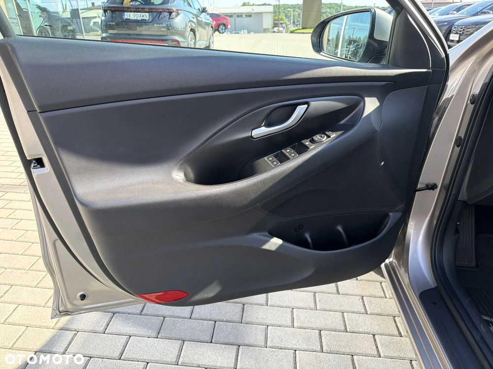 Hyundai i30 1.4 Classic + - 10