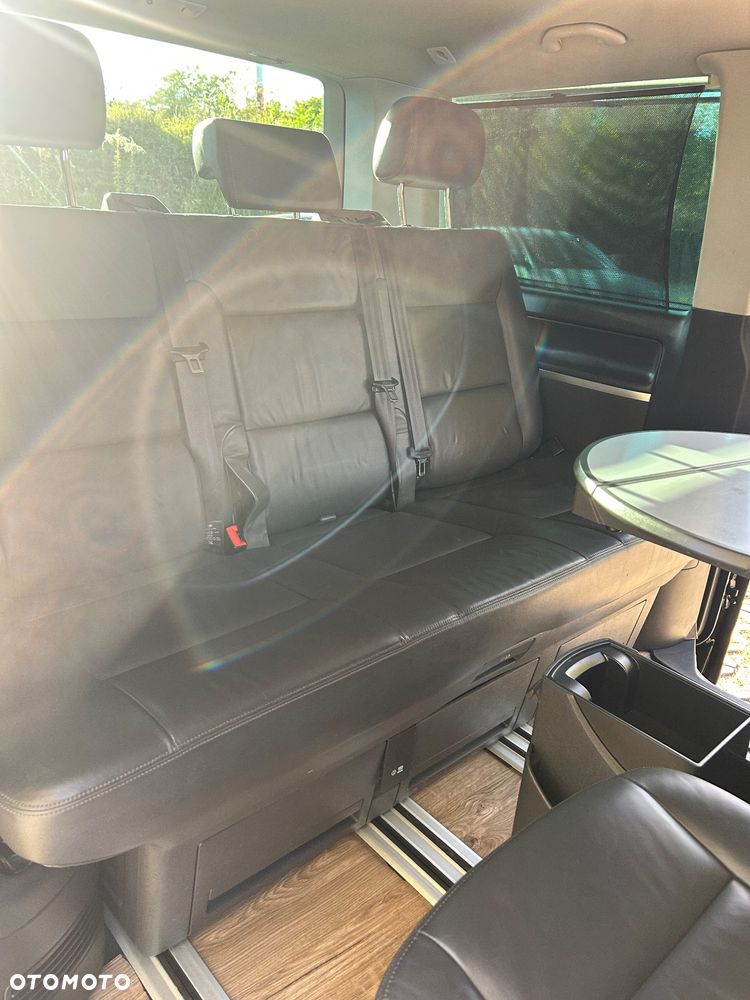 Volkswagen Multivan - 11