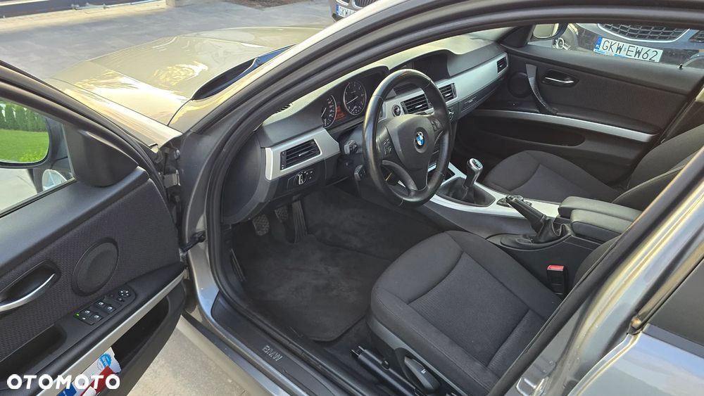 BMW Seria 3 318i Edition Exclusive - 9