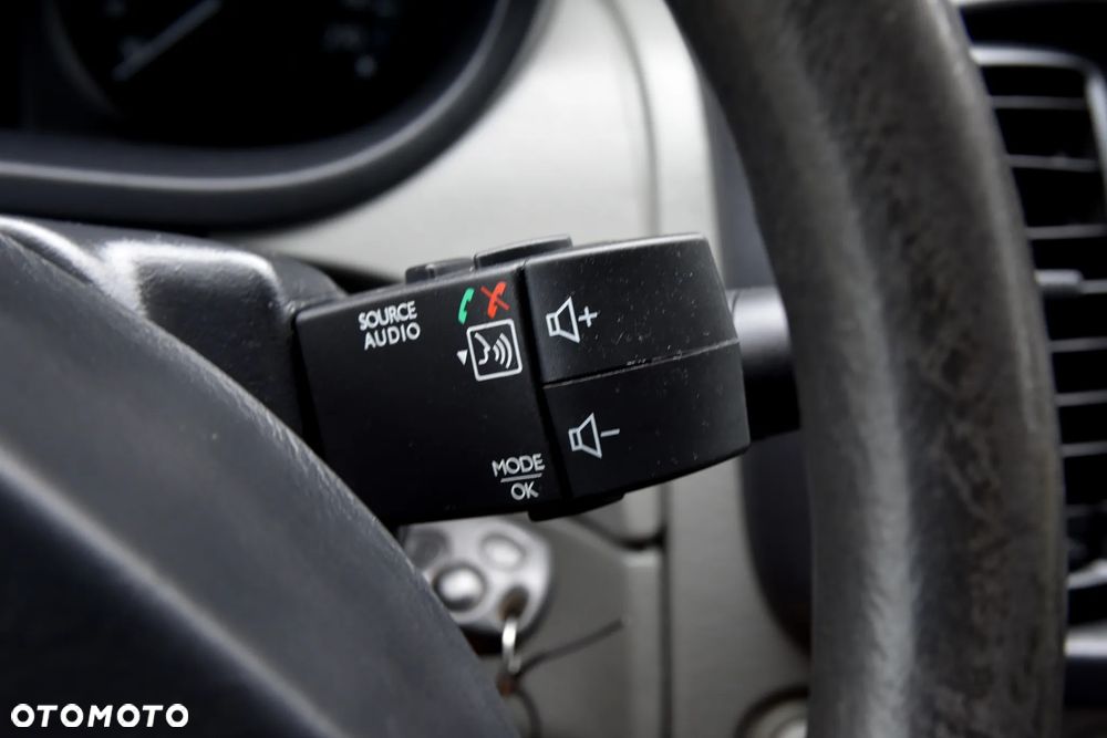 Renault TRAFIC - 19