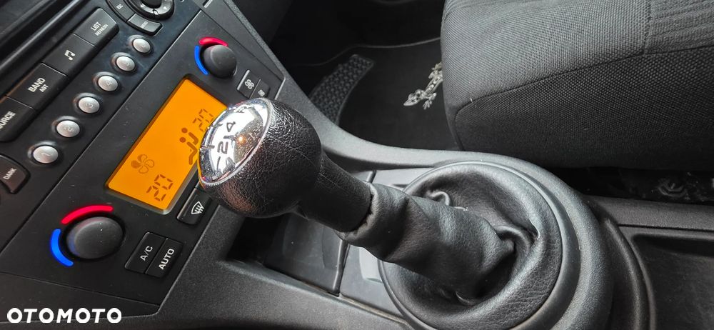 Citroën C4 1.4 16V Advance - 20