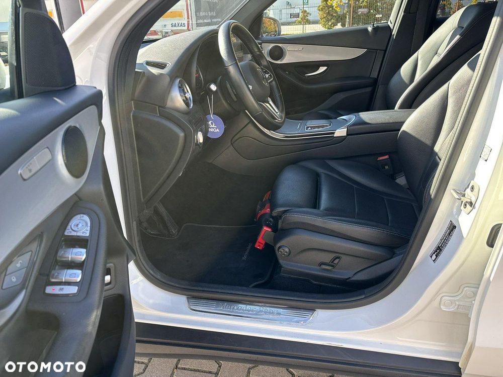 Mercedes-Benz GLC - 11