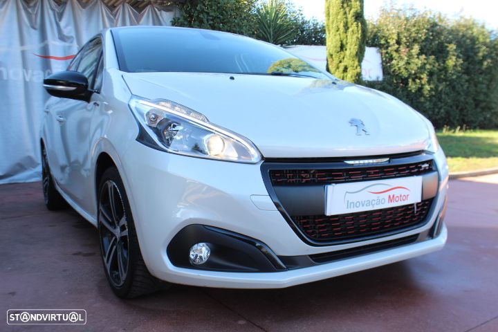 Peugeot 208 1.2 PureTech GT Line EAT6 - 1