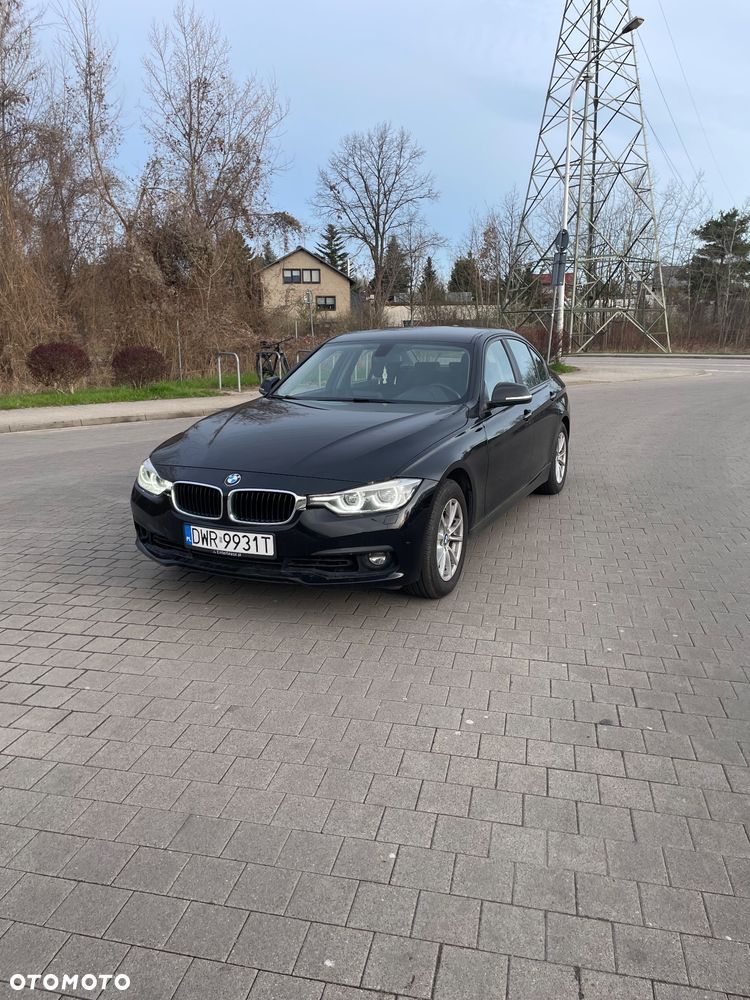 BMW Seria 3 318i - 1