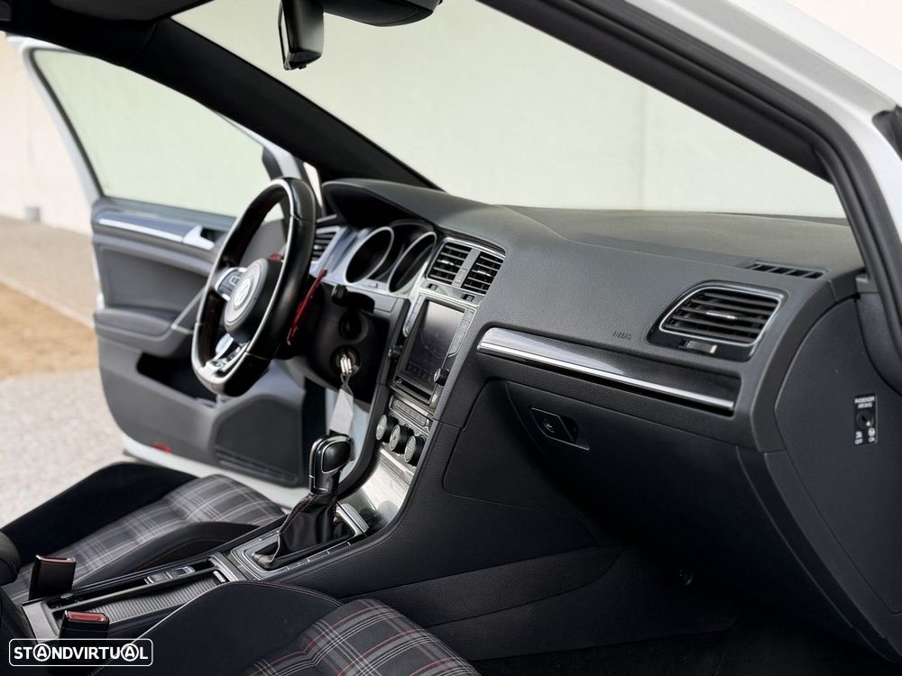 VW Golf 2.0 TSi GTi DSG - 20