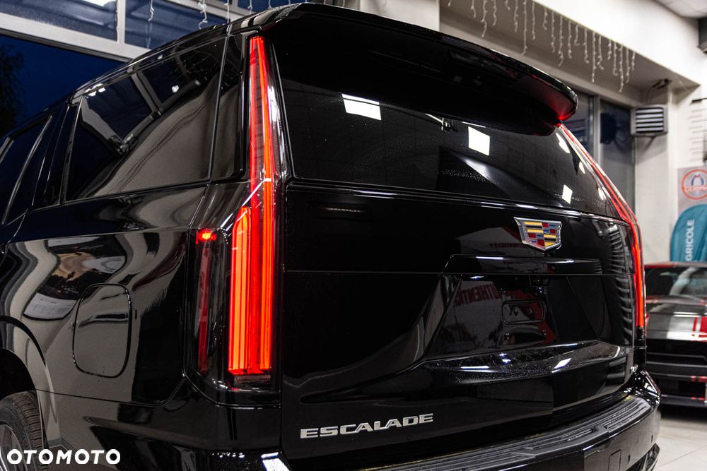 Cadillac Escalade - 11
