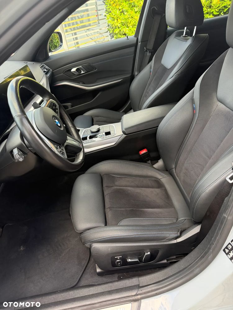 BMW Seria 3 320d xDrive mHEV M Sport - 29