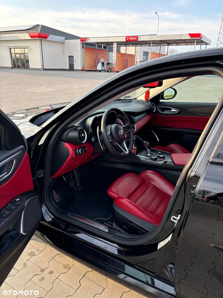 Alfa Romeo Giulia 2.0 Turbo 16V AT8 Veloce Ti - 7