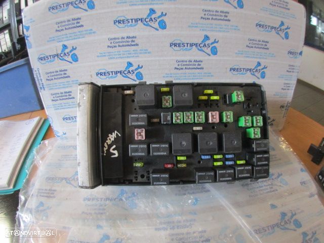 Caixa Fusiveis 05144509AD CHRYSLER GRAND VOYAGER 4 FASE 2 LONG 2006 2.8CRD 150CV 5P PRETO ORIGINAL - 1