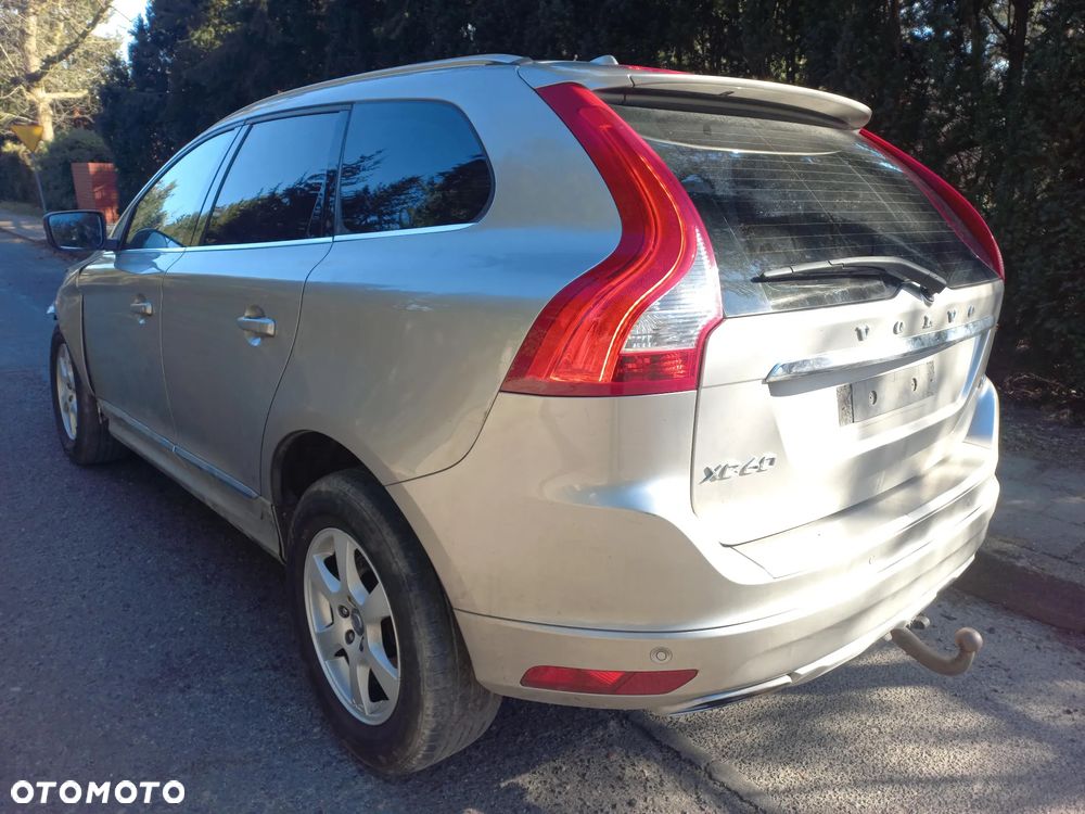 Volvo XC 60 D4 Geartronic Momentum - 4