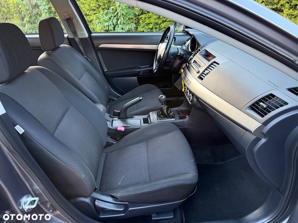 Mitsubishi Lancer 1.8 Intense - 14