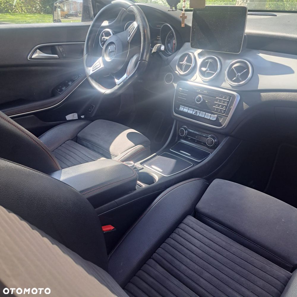 Mercedes-Benz CLA 200 7G-DCT AMG Line - 6