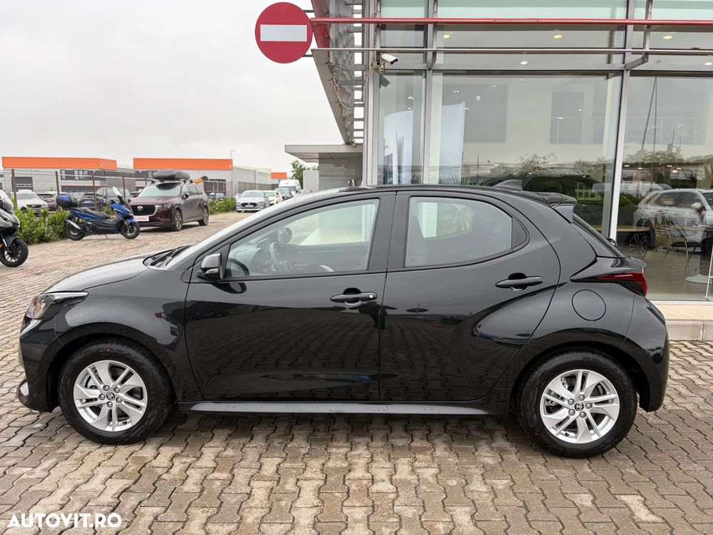 Toyota Yaris 1.5 VVT-i HSD Active - 4