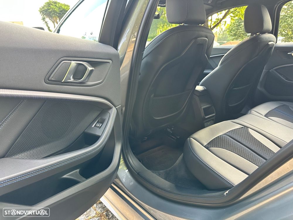 BMW 116 d Pack Desportivo M - 21