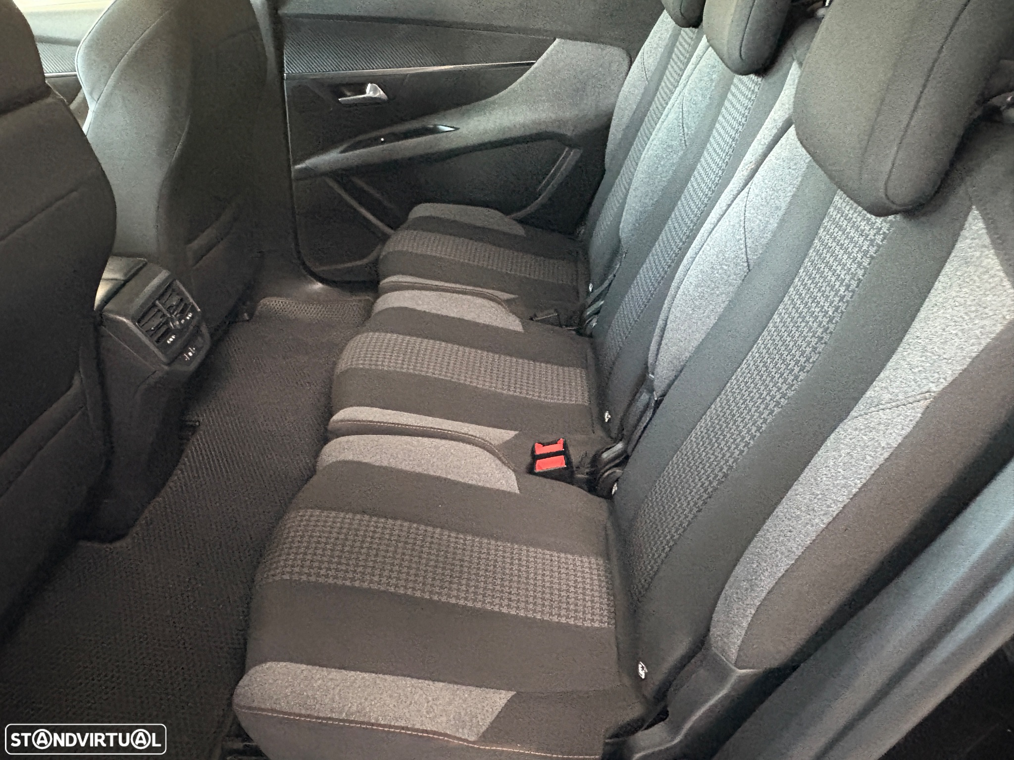 Peugeot 5008 1.6 HDi Allure J17 - 15