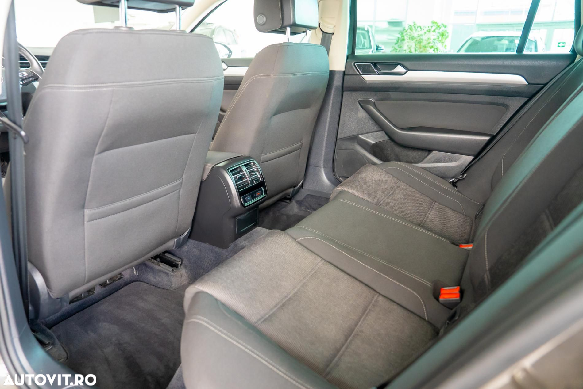 Volkswagen Passat - 19