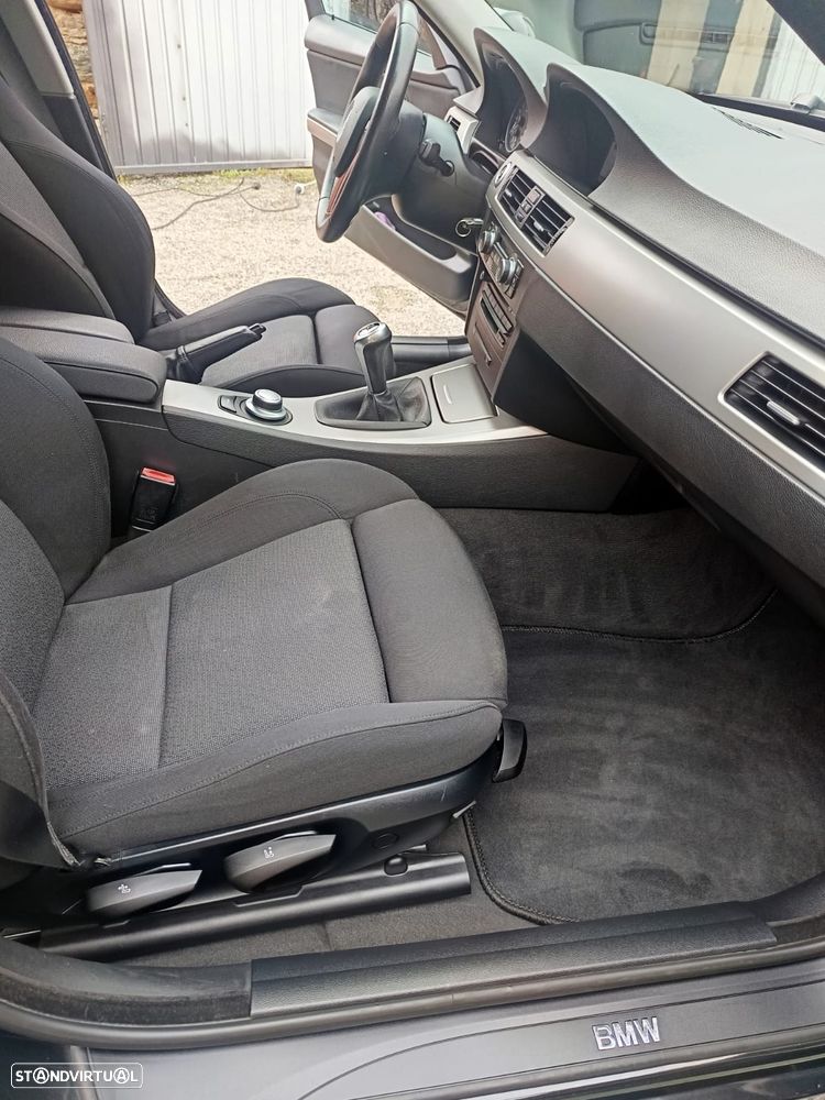 BMW 325 i - 4
