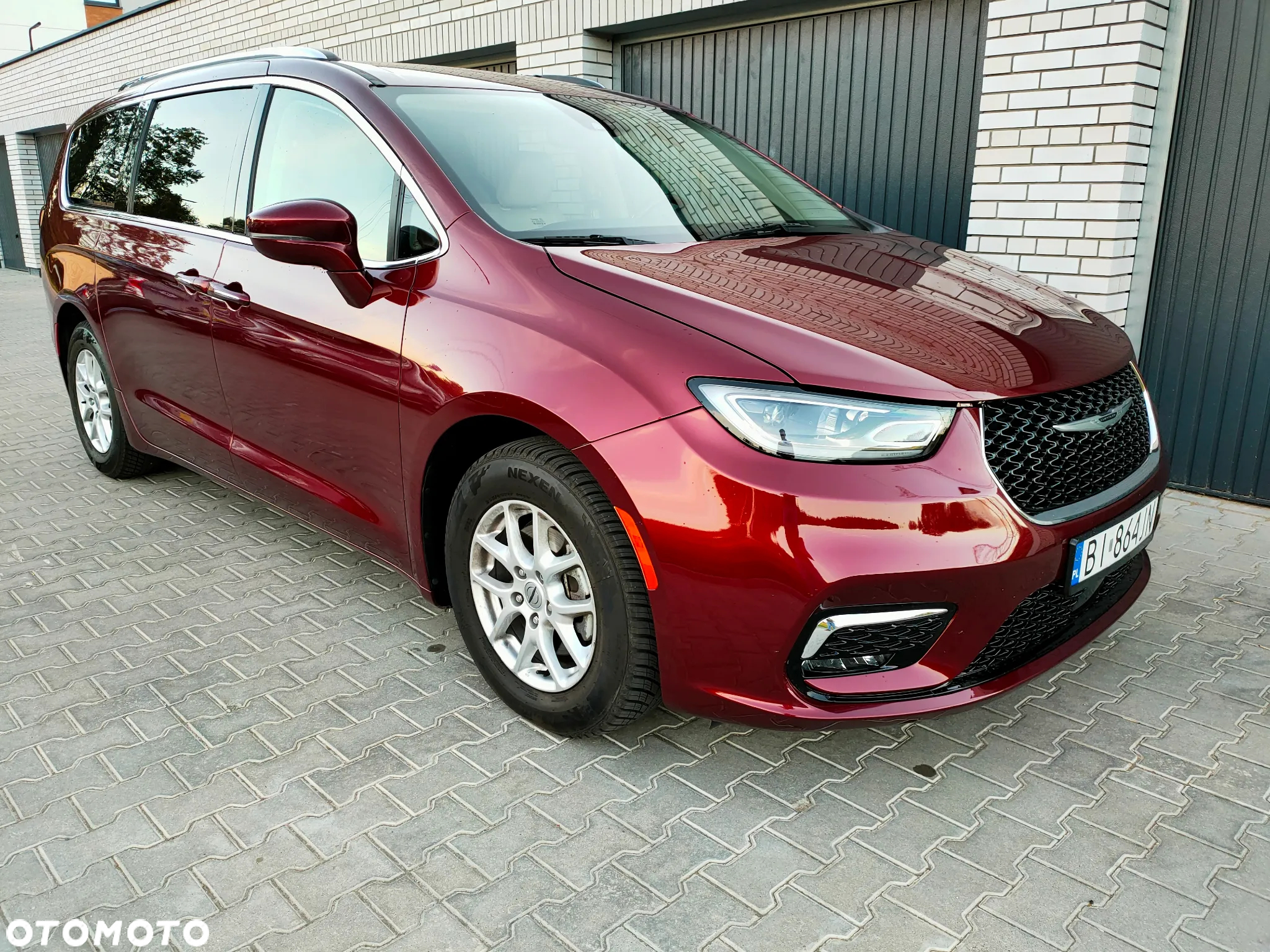 Chrysler Pacifica - 2