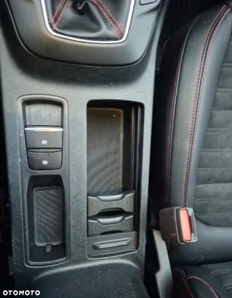 Ford Kuga - 6