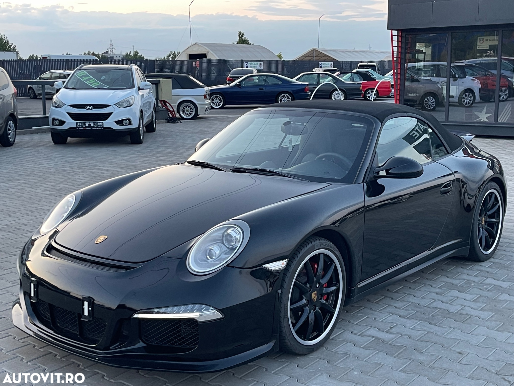 Porsche 911 Carrera 4 GTS PDK - 7