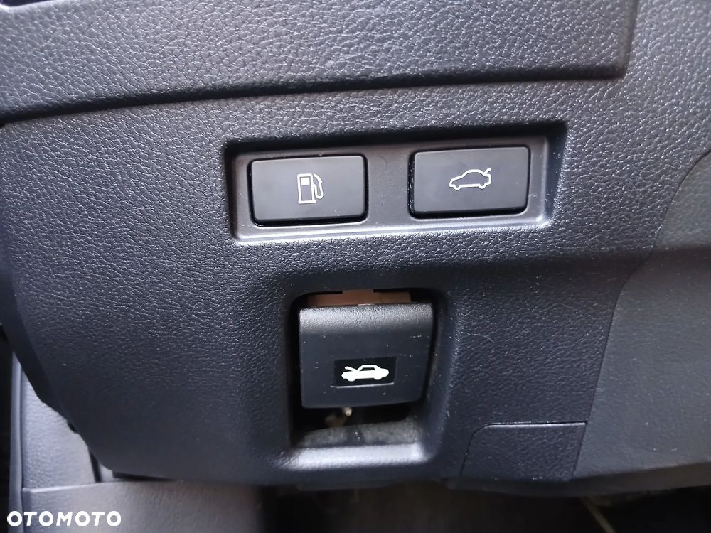 Lexus ES 300h Business Edition - 19