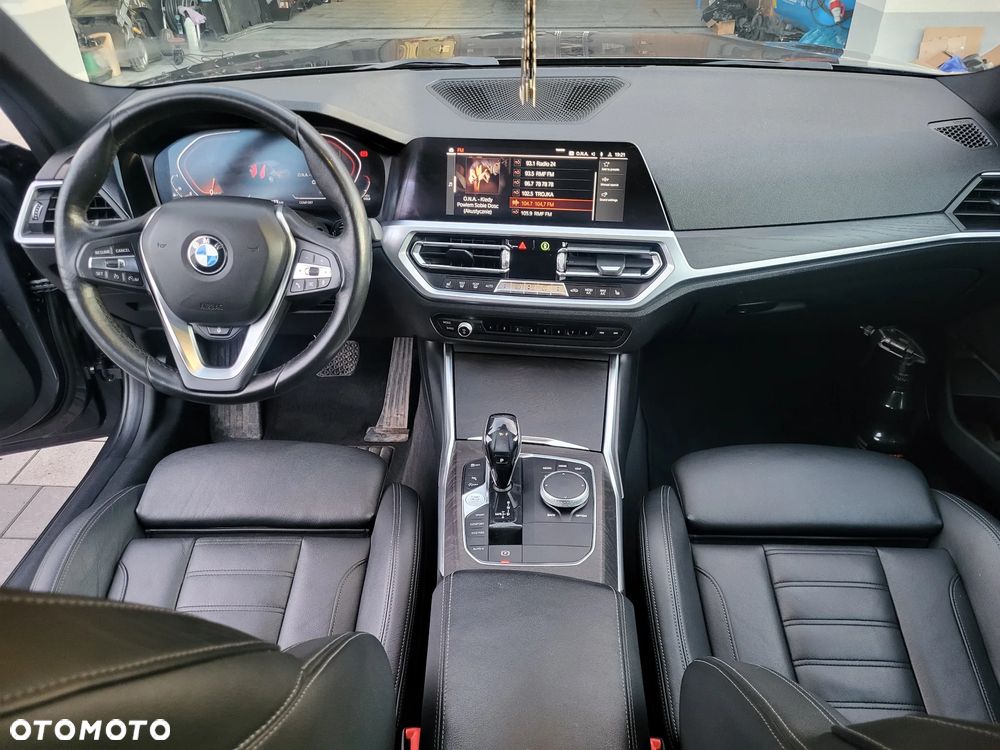 BMW Seria 3 330i xDrive Advantage - 10