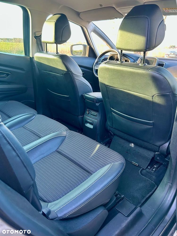Renault Grand Scenic - 11