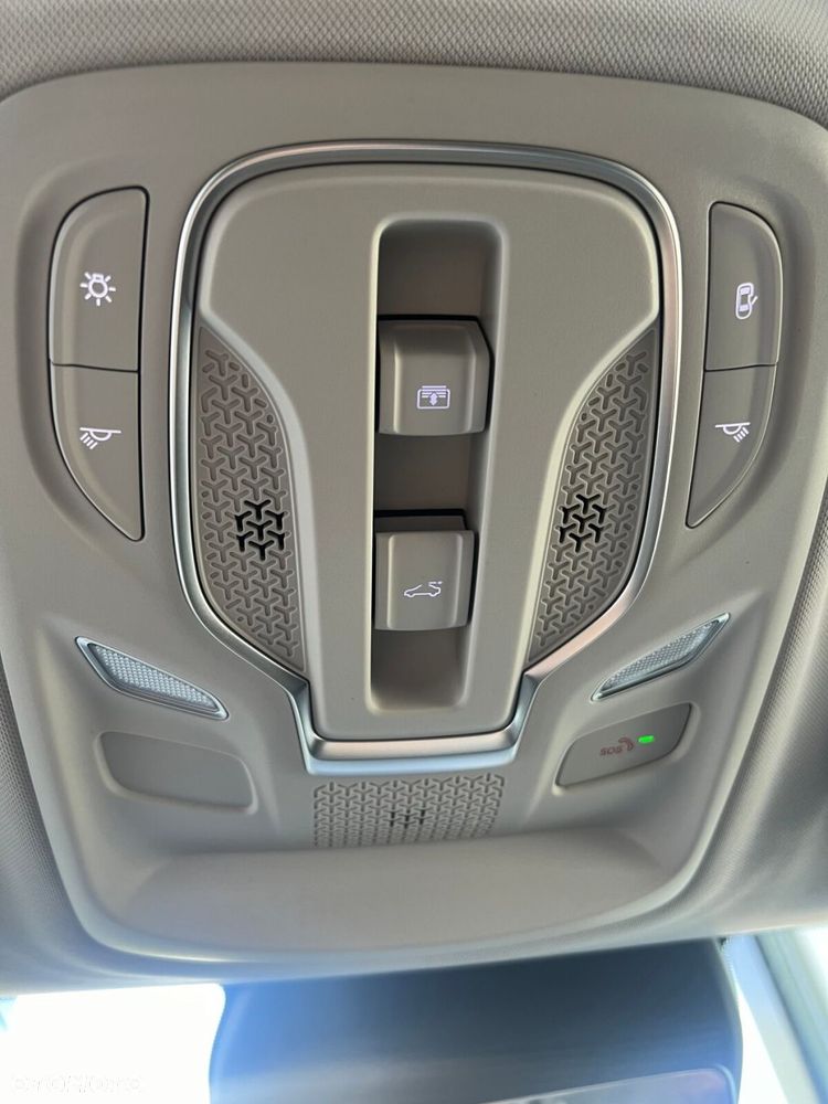 MG ZS Hybrid+ - 14
