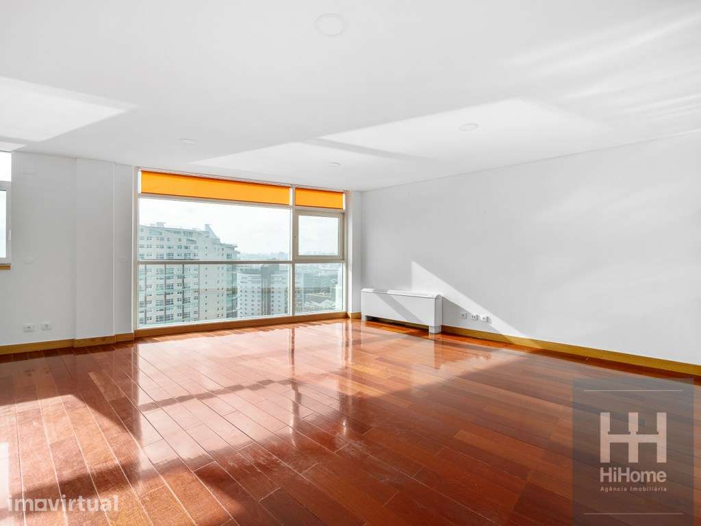 T2 Duplex com Vista Infinita na Torre de São Rafael em Lisboa - Grande imagem: 3/28