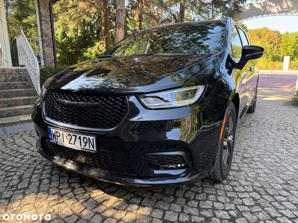 Chrysler Pacifica - 5